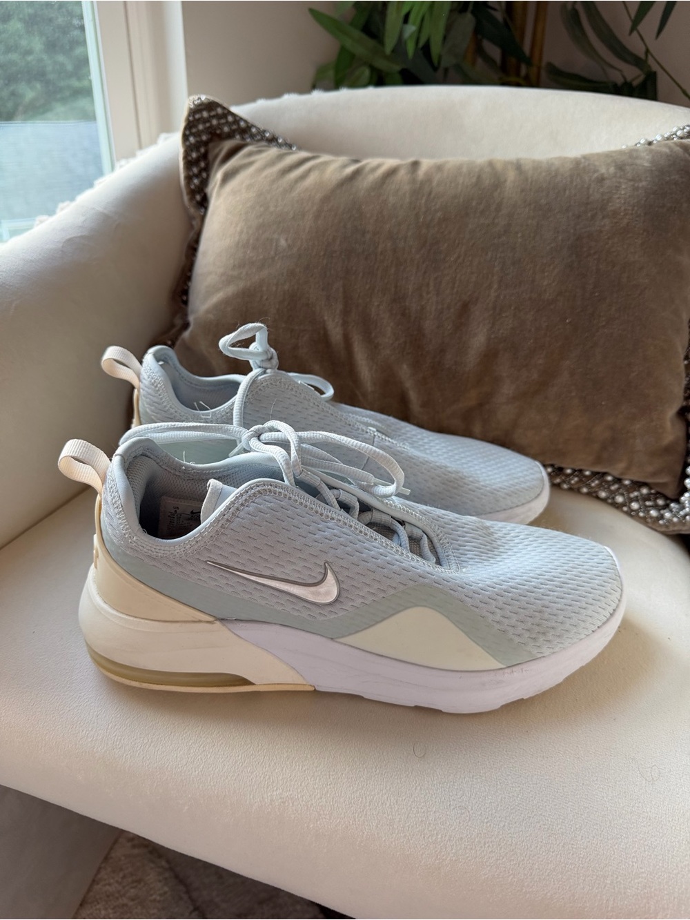 Nike Women’s Light Blue and Yellow Athletic Sneakers